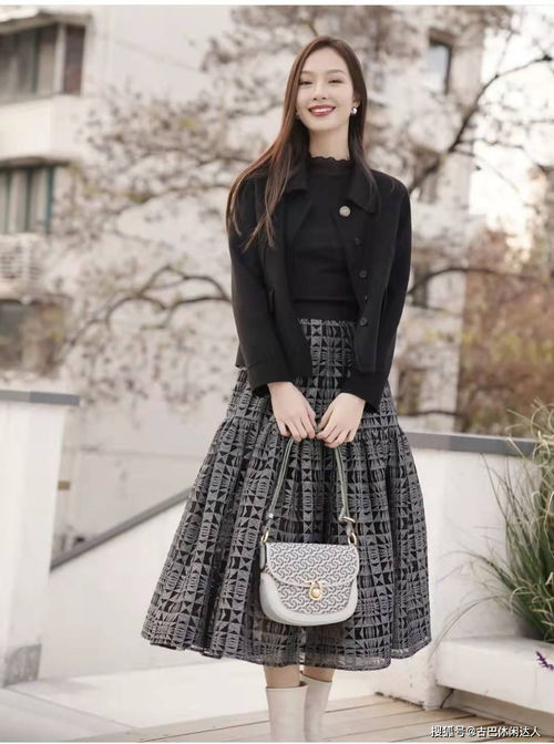 2022年春节穿搭指南 喜庆色彩与时尚融合